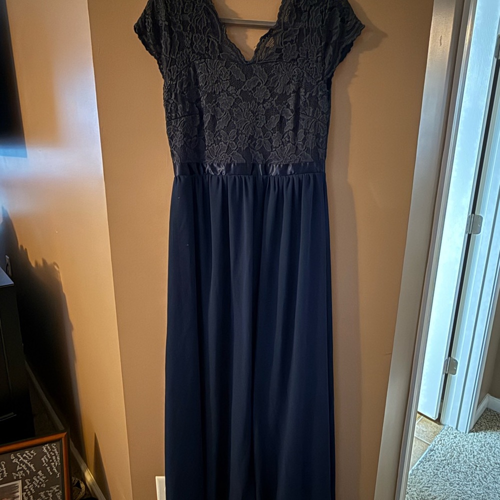 Chic Navy Lace Maxi Dress